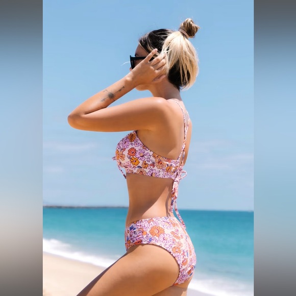 NWT Floral Bikini Set - Picture 2 of 7